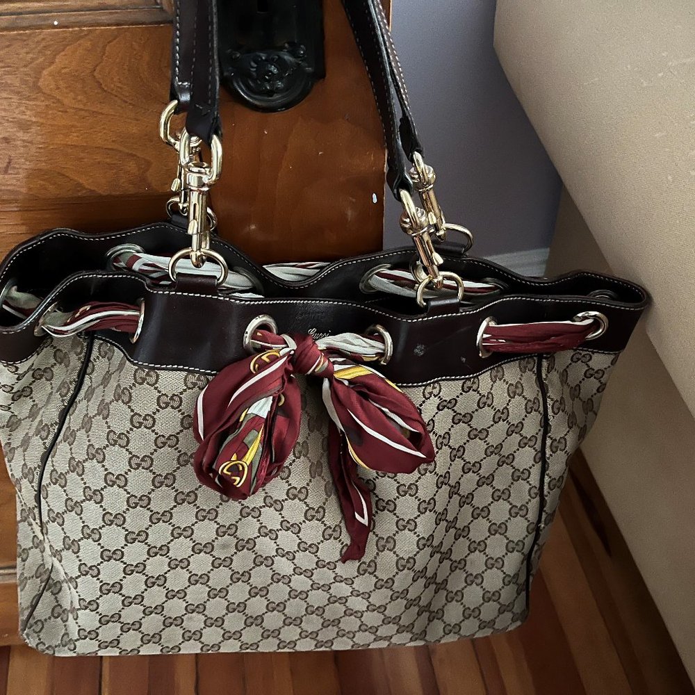Gucci chain tote with maroon scarf